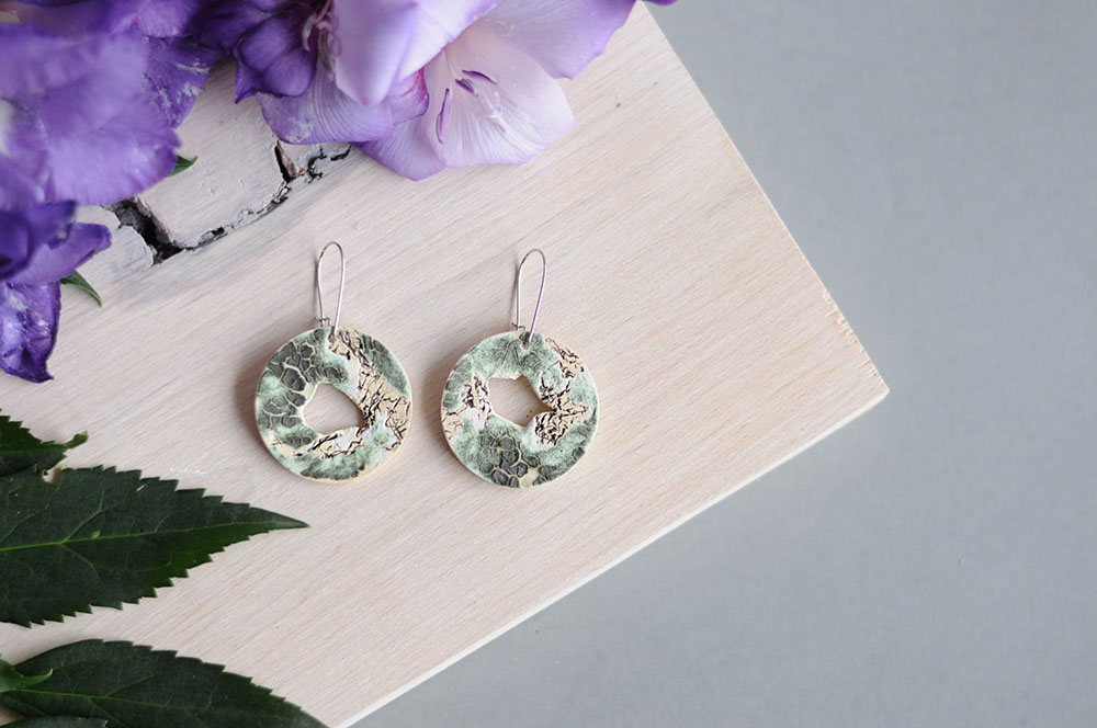 Biżuteria_mikroświaty #6 3,6x6cm, 2023, 100zł - Gabriela Najderek